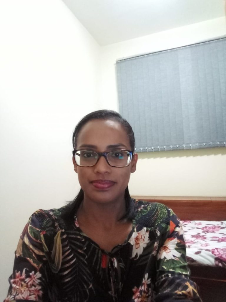 Silvia Sales Souza